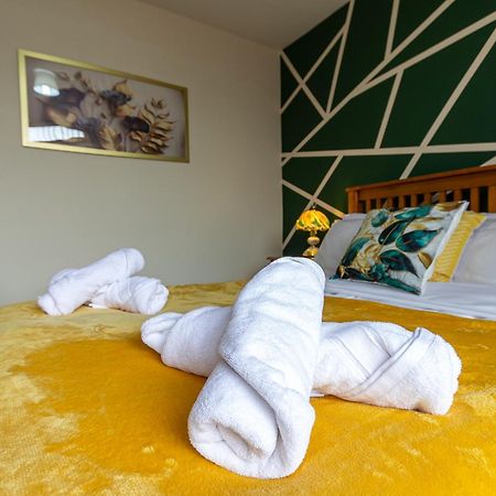 Апартаменты Bathway House - Free Secured Parking And Wifi Ковентри Экстерьер фото