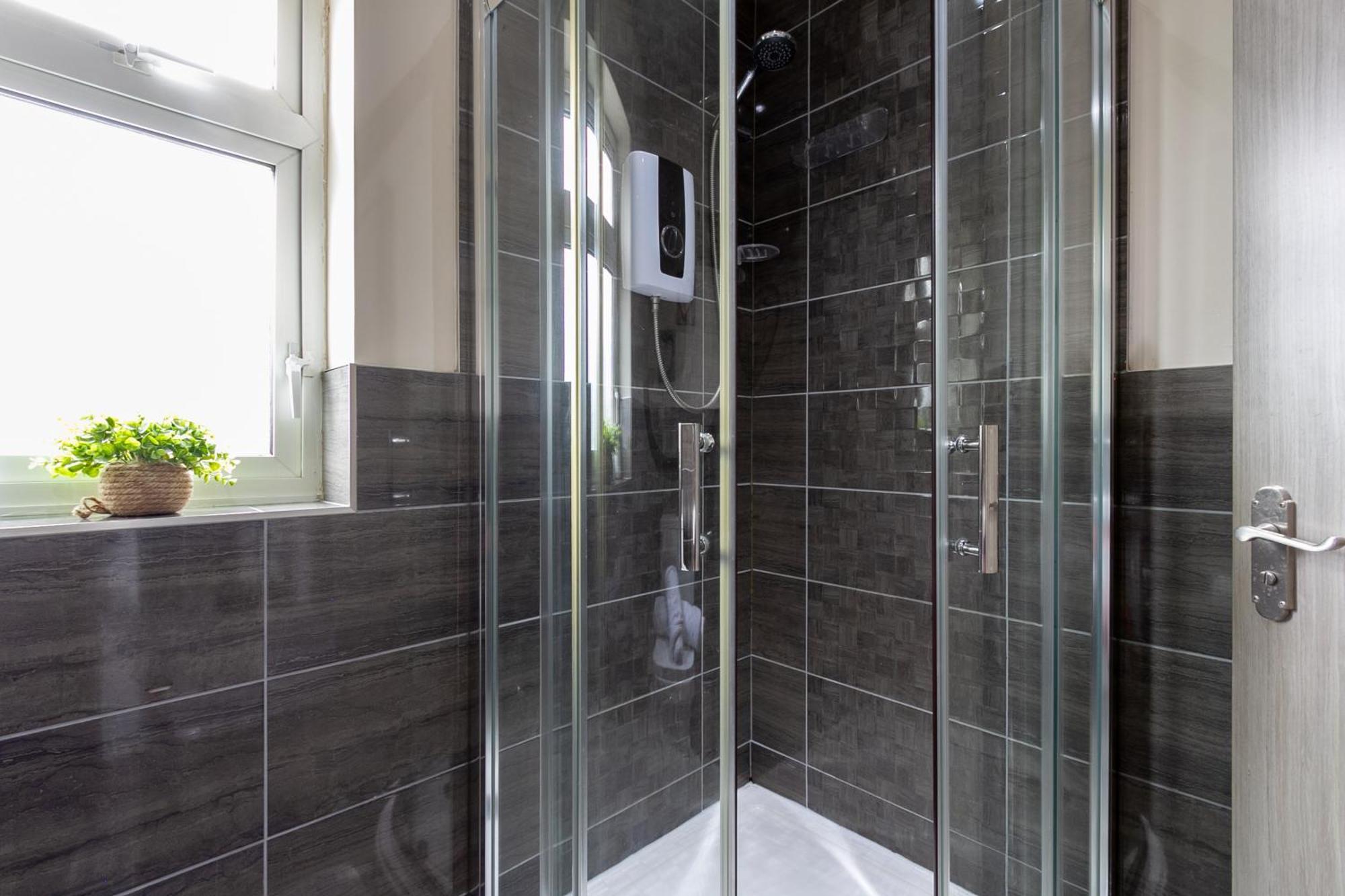 Апартаменты Bathway House - Free Secured Parking And Wifi Ковентри Экстерьер фото