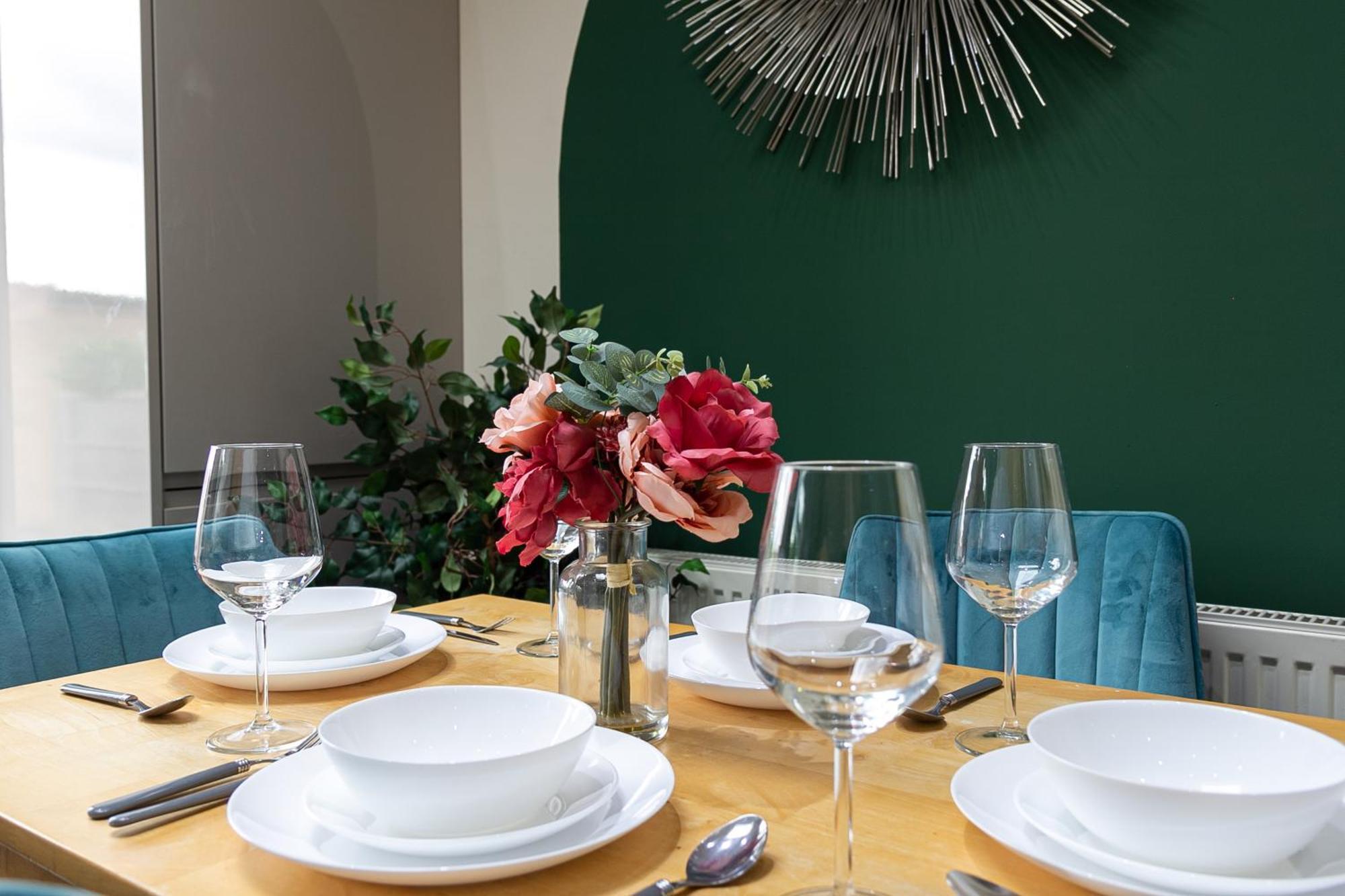 Апартаменты Bathway House - Free Secured Parking And Wifi Ковентри Экстерьер фото