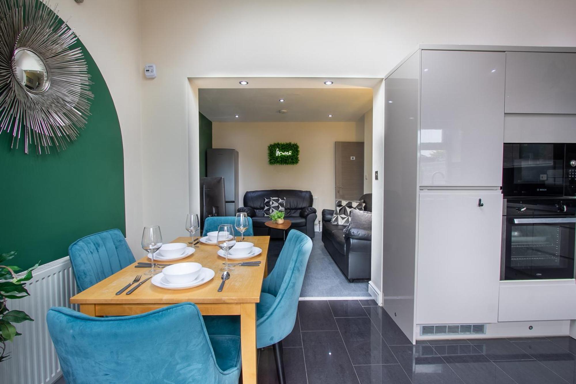 Апартаменты Bathway House - Free Secured Parking And Wifi Ковентри Экстерьер фото